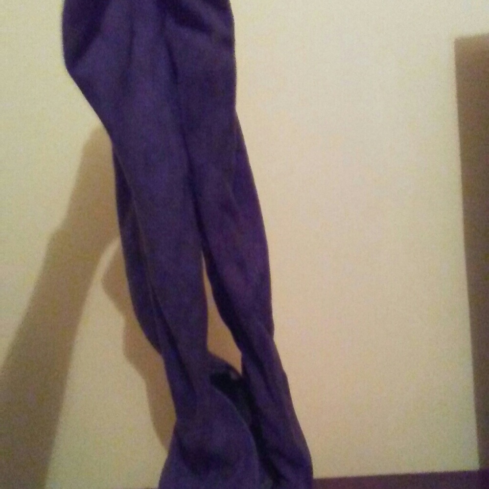 Boots - Picture 2 of 7